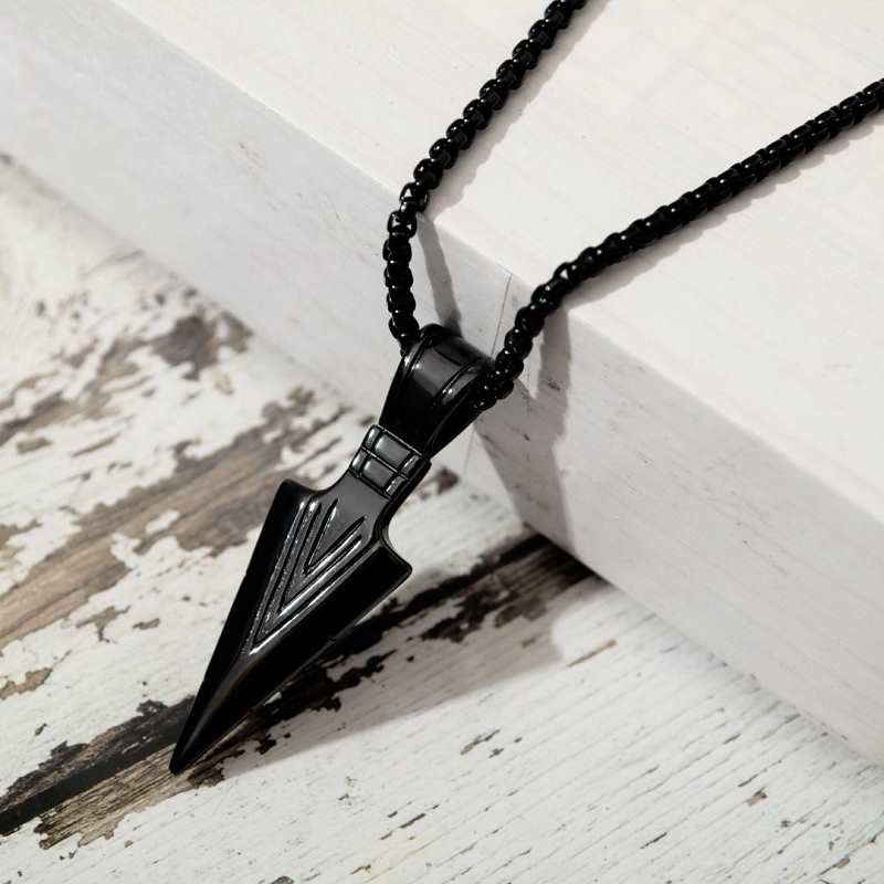 Arrowhead Pendant Necklace- Black